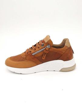 Deportivas Carmela 68247 camel para mujer