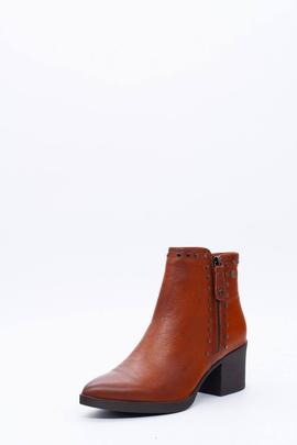 Bota Carmela 66942 camel mujer
