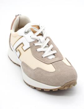 Deportivo Carmela 160664 beige para mujer