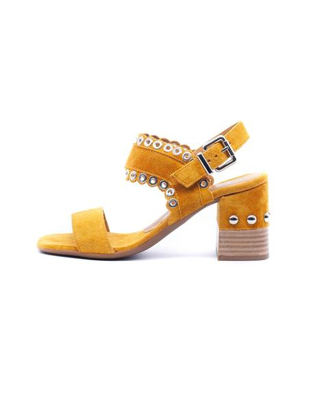Sandalia mostaza on sale tacon