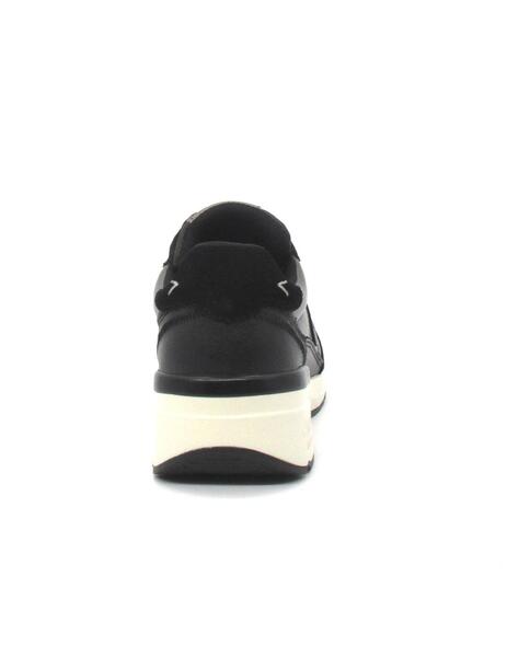 Gallery 015801 4