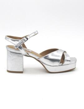 FLORA 25 CHIKA 10 SANDALIA PLATA TACON