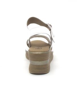 Sandalia Pitillos 10352 de color blanco con cuña