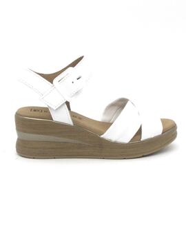 Sandalia Pitillos 10352 de color blanco con cuña