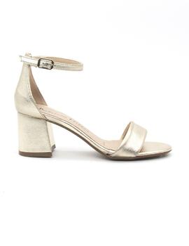 Sandalia Patricia Miller 6767 de color oro tacón